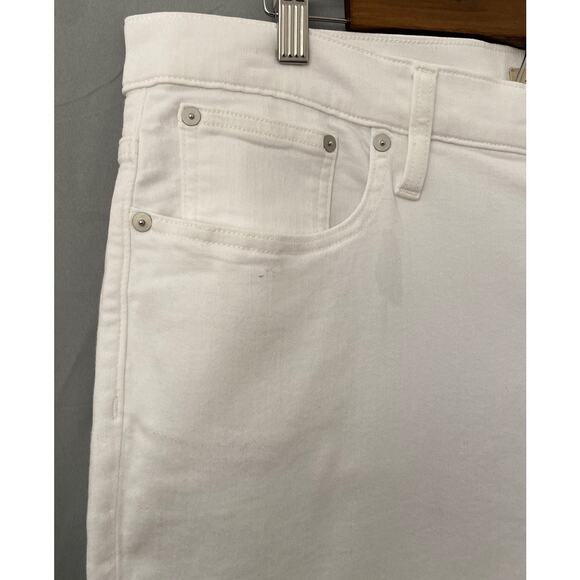 NWT Madewell Mid-Rise Kick Out White Denim Jean Size 33P Stretch Comfort Casual - Picture 3 of 9
